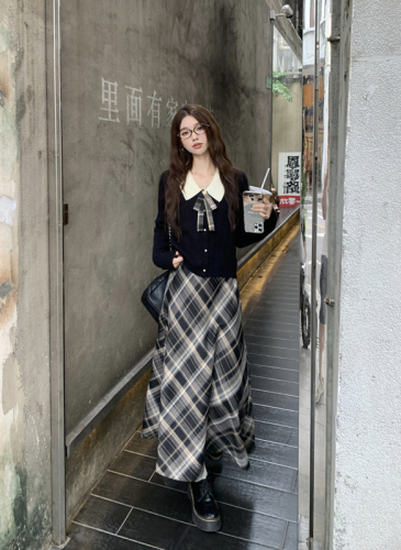 High-end contrast sweater plaid skirt suit