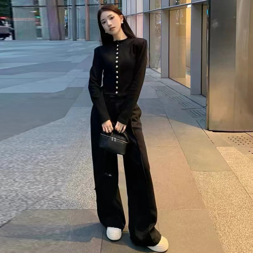 Wealthy daughter's outfit set, metal buckle stand-up collar sweater cardigan for women, autumn high-waisted floor-length wide-leg pants two-piece set