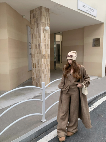 Real shot!  Lazy style suit, mid-length sweater jacket, knitted vest, casual wide-leg trousers three-piece set