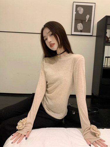 Autumn and winter chic niche high-end European and American style slimming three-dimensional flower bottoming top for women