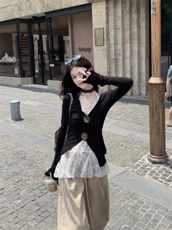 High-quality pure lust hot girl style V-neck autumn slimming waist blouse layered with halterneck lace inner two-piece set