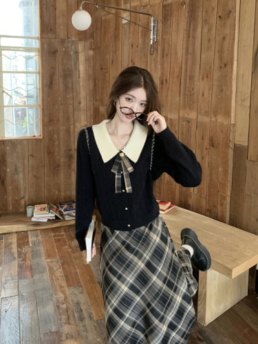 High-end contrast sweater plaid skirt suit