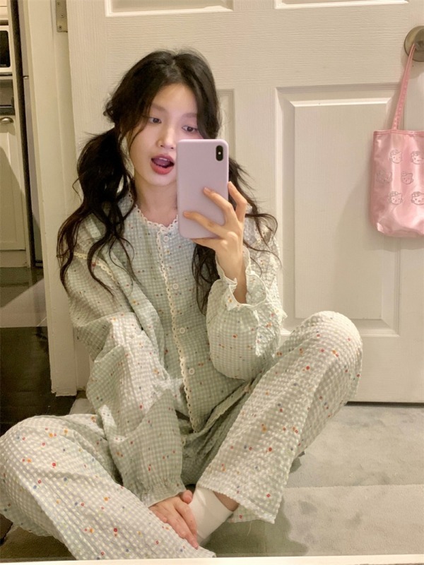Autumn and winter floral plaid round neck lace home wear pajamas set
