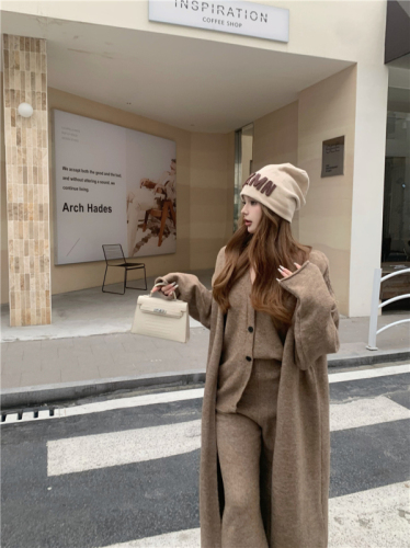 Real shot!  Lazy style suit, mid-length sweater jacket, knitted vest, casual wide-leg trousers three-piece set