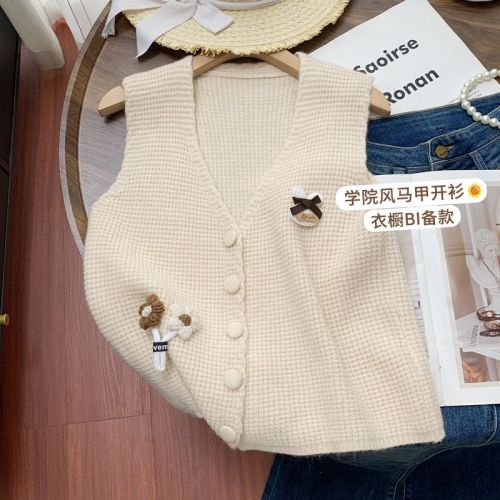 Real-shot hot version of retro V-neck knitted vest for women autumn three-dimensional flower sleeveless cardigan design vest