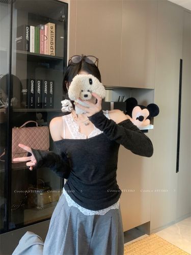 Real shot of lace spliced ​​off-shoulder design slim long-sleeved top for women