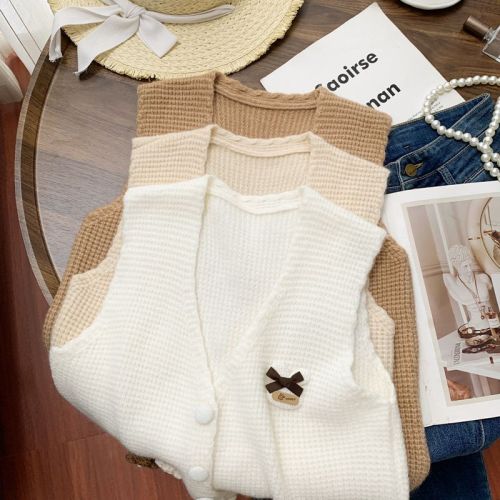 Real-shot hot version of retro V-neck knitted vest for women autumn three-dimensional flower sleeveless cardigan design vest