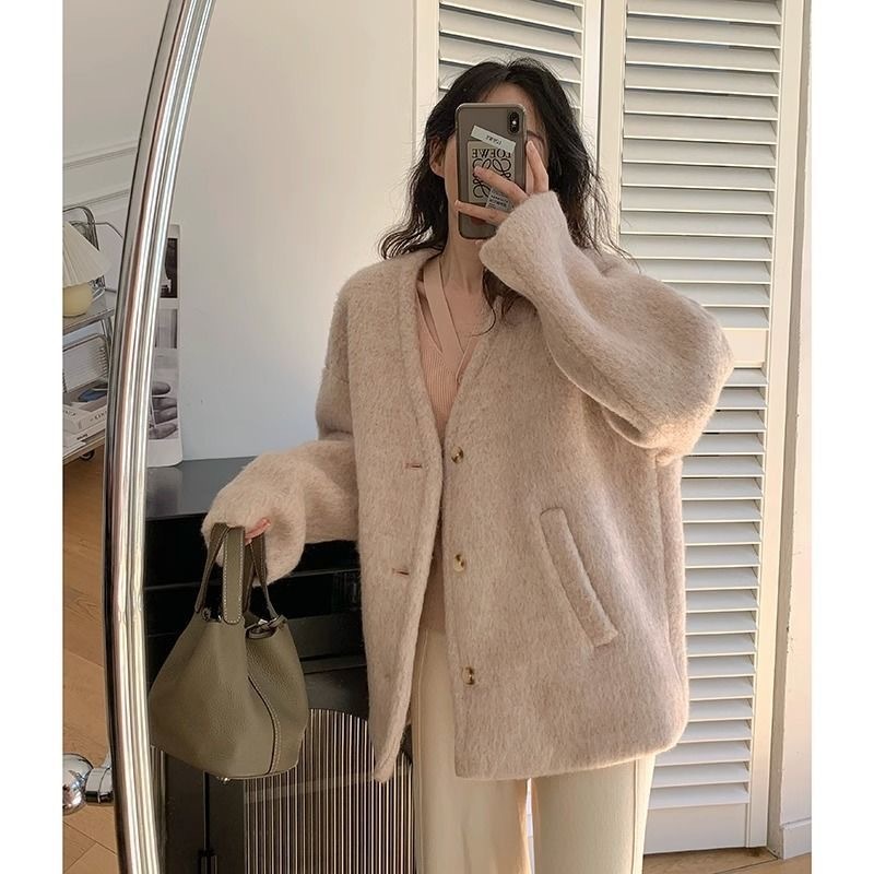 Autumn and winter Korean style silhouette coat for women, high-end, small V-neck, fashionable and versatile thickened woolen coat