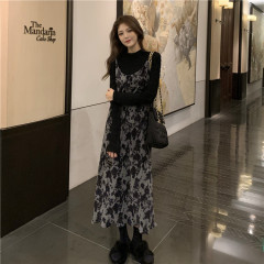 Plus size velvet temperament suspender dress women's autumn new Korean style long-sleeved bottoming shirt two-piece set