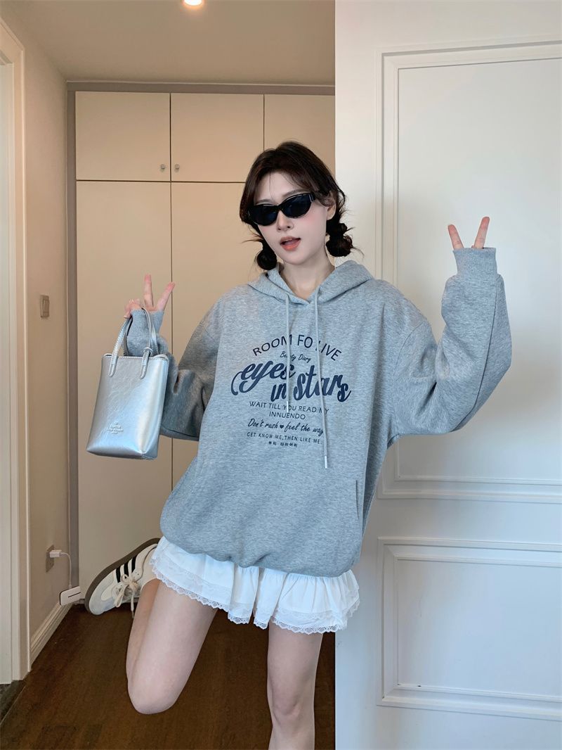 Actual shot of gray hooded sweatshirt for women Korean retro loose lazy style jacket and skirt suit