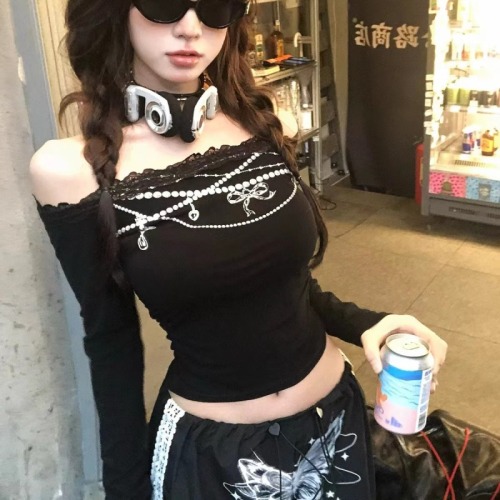 Minami Rika's waist and hip sniper one-shoulder pure lust lace T-shirt for women in early autumn tight long-sleeved slimming sweet top