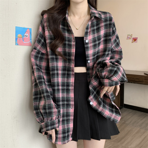 Actual shot of new autumn Japanese retro plaid loose casual shirt + solid color bottoming suspenders