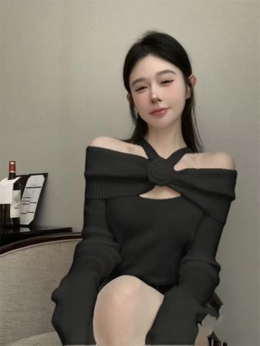 One-shoulder halter neck design knitted sweater autumn and winter new white slim off-shoulder sweater short bottoming top