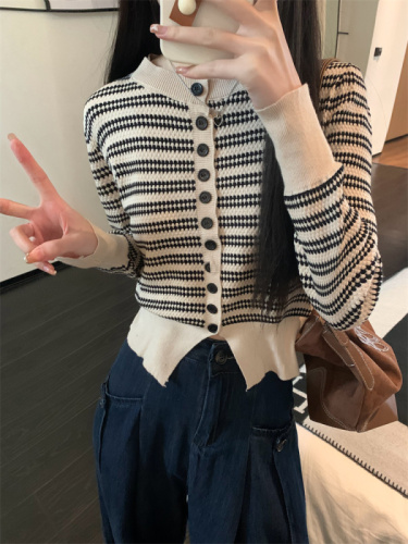 Real shot of round neck striped knitted cardigan for women, thin sweater jacket, autumn inner layering, long-sleeved top