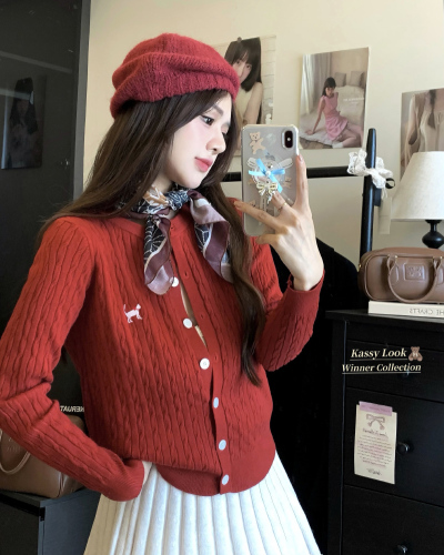 Kumikumi casual sweet girl style single-needle, multi-embossed long-sleeved knitted sweater for women, early autumn loose and slimming red top