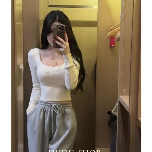 Pure Desire Butterfly Lace Spliced ​​Long Sleeve T-Shirt for Women in Autumn and Winter with Core Spun Yarn Inner