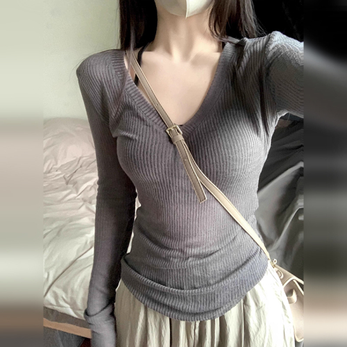 Hot girl v-neck long-sleeved t-shirt women's spring and autumn thin new top design niche gray knitted bottoming shirt