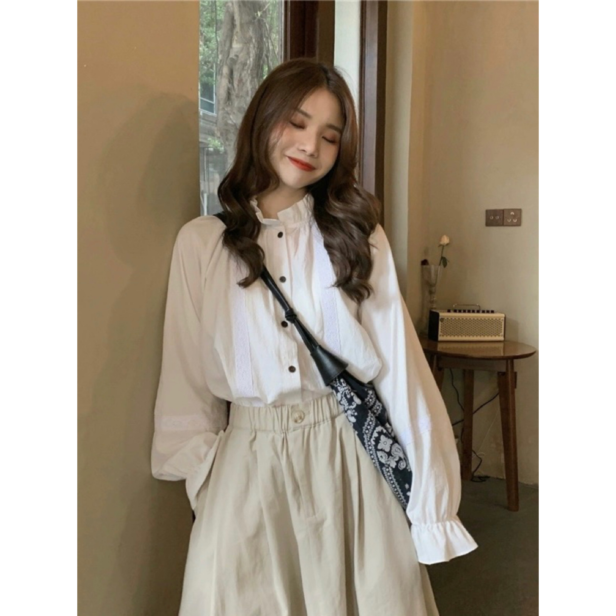 Real shot! Korean version retro lantern sleeve stand-up collar white shirt + versatile high waist a-line hem half skirt set 