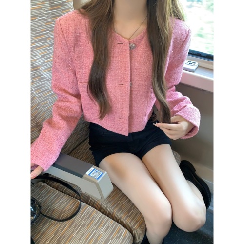 Actual shot of early autumn new style pink thick floral short style jacket and top