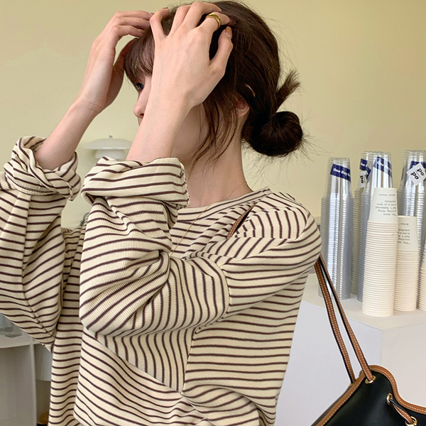 Striped long-sleeved T-shirt, round neck, loose Korean style simple inner layering shirt, versatile top