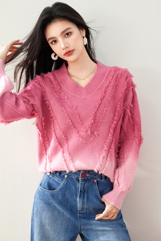 ◆Ready stock◆Slightly chubby mm gradient lazy style v-neck sweater winter new loose slimming sweater