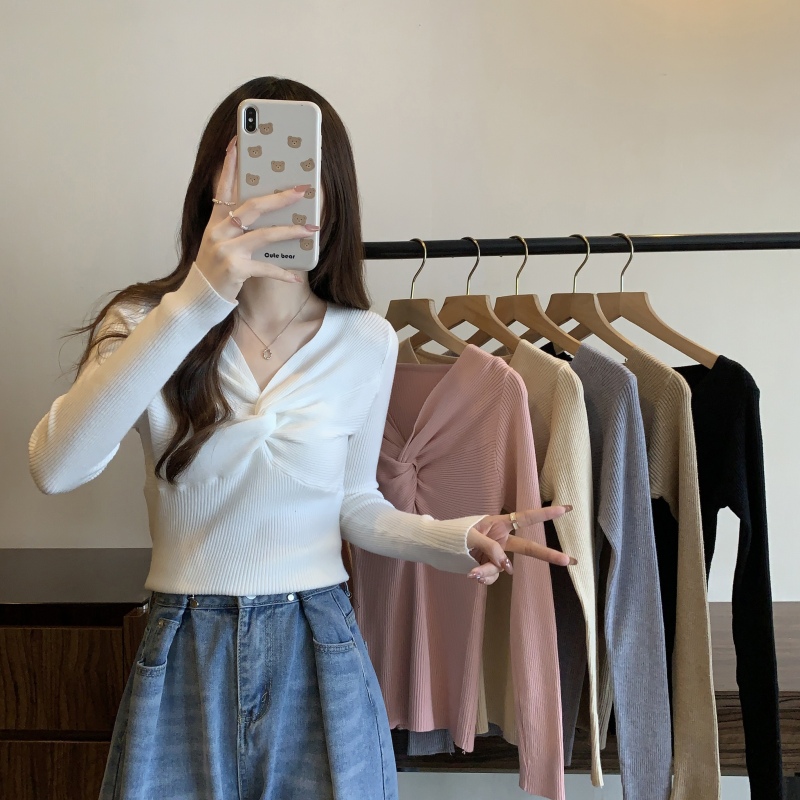Large size autumn and winter tight sweater long-sleeved V-neck bottoming shirt with chic top inside to look slim and versatile