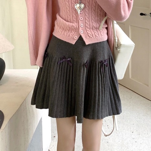 Real shot of 2024 autumn and winter new pure lust sweet high waist bow versatile A-line pleated skirt skirt for women