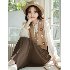 2024甜美森系馬甲新款馬甲背心女V領女裝秋季花朵設計感小眾套頭