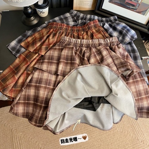 Actual shot of the new autumn and winter plaid wool Korean style retro fashion high-waisted slimming lotus leaf puff skirt