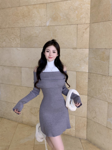 Actual shot of new autumn one-shoulder high-neck slim knitted dress