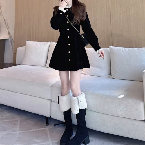 2024 new style petite fragrant Hepburn style black velvet dress for women in autumn and winter, high-end base layer