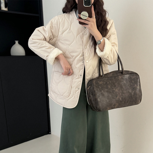 Actual shot of Korean style 2024 new winter short cotton coat, loose small fragrant style rhombus light and warm cotton coat