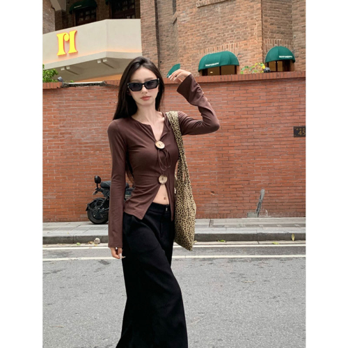 Designed V-neck slit button T-shirt women's new early autumn slimming top