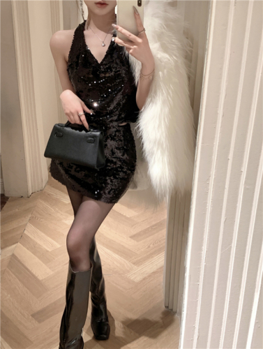 Real shot!  Black sequined halterneck suspender skirt suit for women, sexy two-piece set for girls