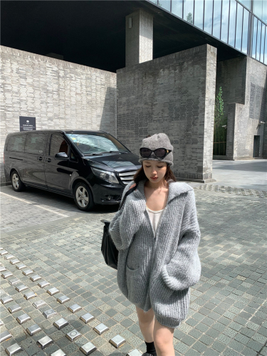 Real shot of large size fat mm long loose lapel sweater lazy high-end women's autumn cardigan jacket