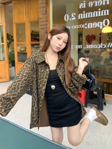 Actual shot of leopard print coat for women in autumn American retro casual loose jacket design niche top