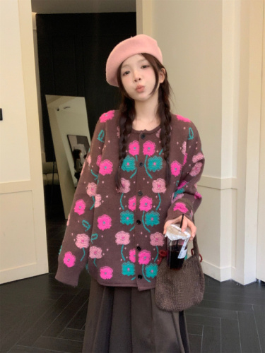 Real shot of contrasting color three-dimensional flower sweater cardigan autumn loose lazy retro knitted jacket