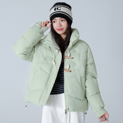 Real shot of short down cotton coat for women 2024 new fashion horn button hooded cotton coat, versatile warm winter slimming jacket