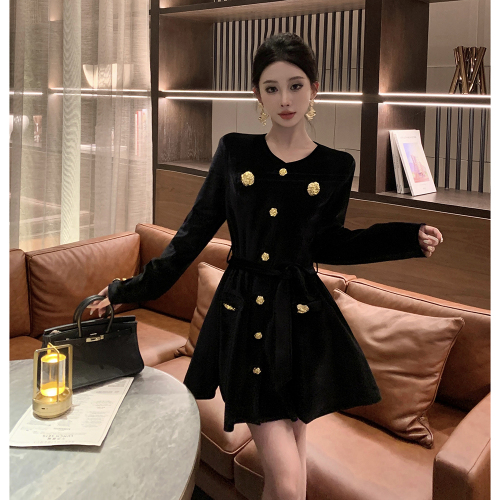 Actual shot of new elegant ladylike women's autumn and winter velvet gold button waist long-sleeved dress