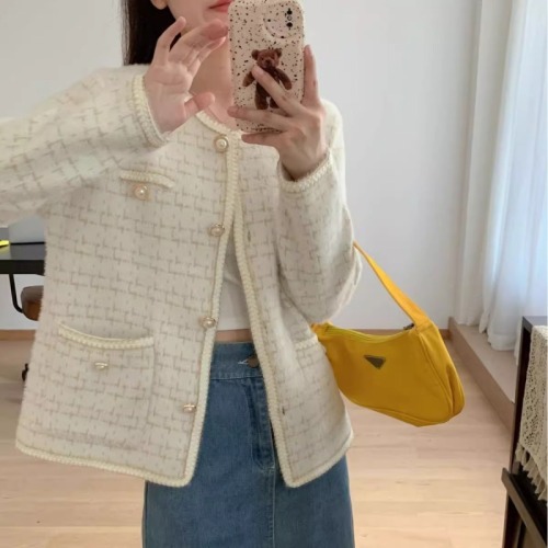 Autumn and winter new Korean style small fragrant pearl button imitation mink knitted cardigan women's fashion versatile top sweater jacket