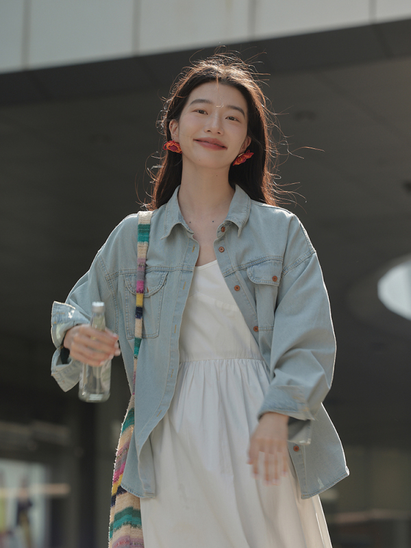 Light blue denim shirt 2024 new women's autumn shirt jacket design loose long-sleeved top