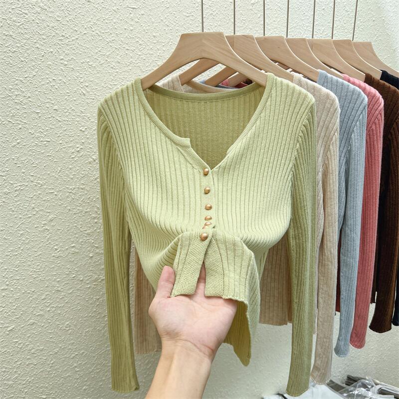 Real shot of long-sleeved knitted cardigan with metal buttons, feminine, slim, fashionable and versatile spring and autumn thin top