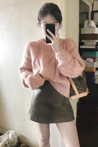 Unique and unique pink sweater for women in autumn and winter, thickened inner layer, twist knitted sweater top, lazy style and high-end feel