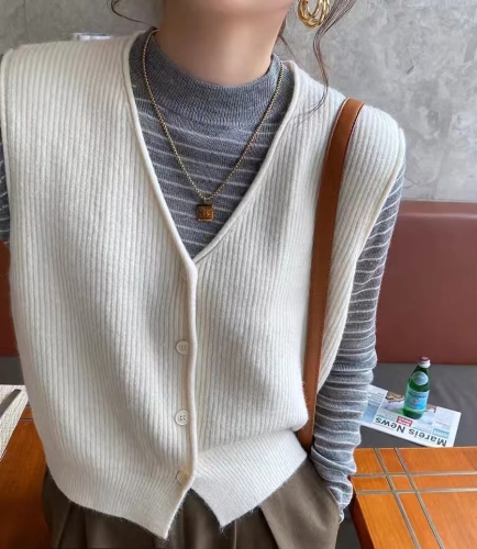 Knitted Vest Vest Women's Outerwear 2024 Spring and Autumn New Style Waistcoat Stacked Western Style Fashionable Sleeveless Sweater Jacket