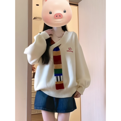 Korean style casual retro design raccoon velvet v-neck sweater for women autumn and winter soft and lazy lazy style fake scarf sweater