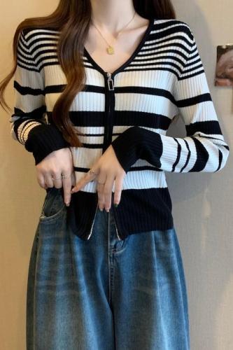 Quarter plus size women's right shoulder design long sleeve knitted cardigan women's tummy-covering zipper top