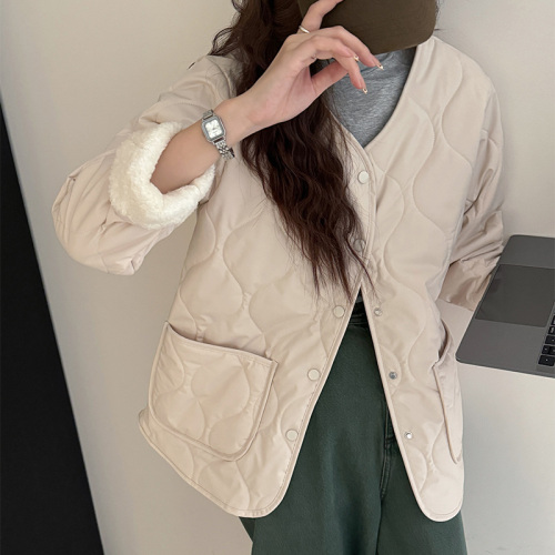 Actual shot of Korean style 2024 new winter short cotton coat, loose small fragrant style rhombus light and warm cotton coat