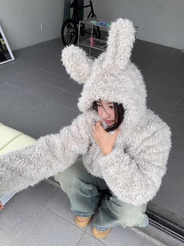 Cute bunny ears imitation fur short hooded plush coat for women in winter, loose and thickened, lazy style