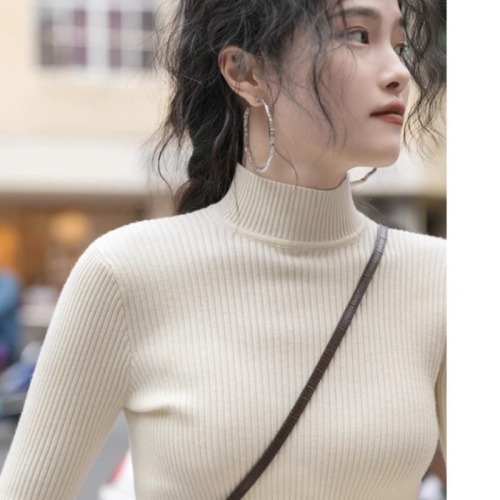 Half turtleneck bottoming shirt for women autumn and winter sweater sweater thickened top winter new black and white