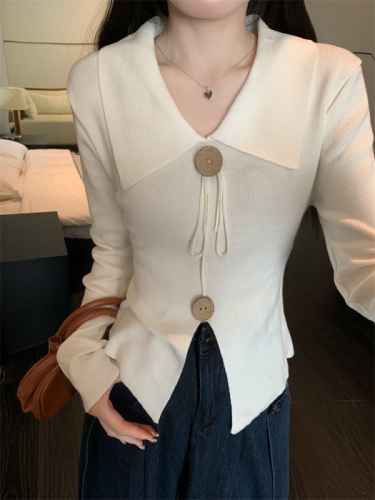 Actual shot of autumn style slit sweater, elegant long-sleeved, high-end V-neck slimming top